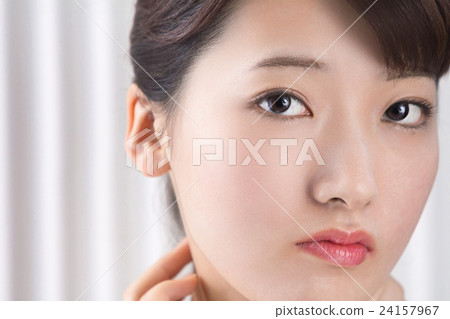 用修飾20413972照片清潔皮膚的照片 用修飾20413972照片清潔皮膚的照片 24157967