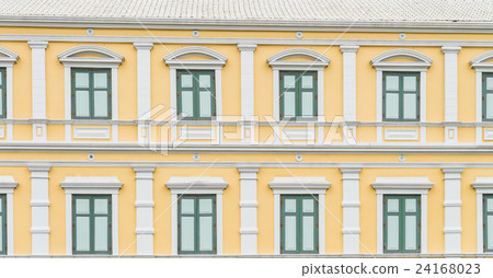 Window pattern in Colonial style 24168023