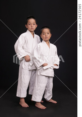 Judo brothers and children 24172565