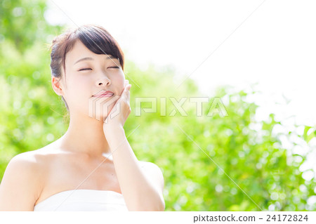 Female skin care image Green back Female skin care image Green back 24172824