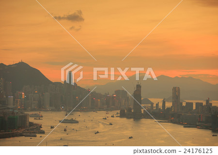 Hong Kong and Kowloon from black hill Hong Kong and Kowloon from black hill 24176125