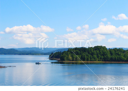 Lake Redakamiuchi - 1 from the Observatory 24176241