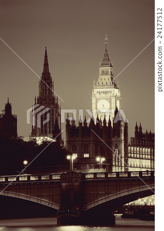 Westminster 24177512