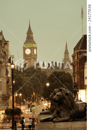 Street view of Trafalgar Square 24177636
