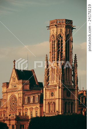Saint-Germain 24178219