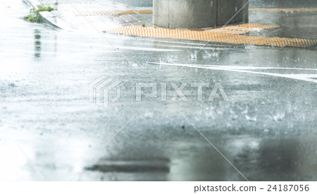 颱風圖像。 24187056