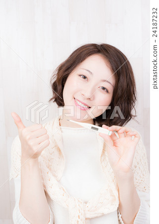 一個冷的女性 一個冷的女性 24187232