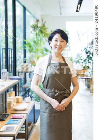 Middle female photography cooperation: TENOHA DAIKANYAMA Middle female photography cooperation: TENOHA DAIKANYAMA 24190490