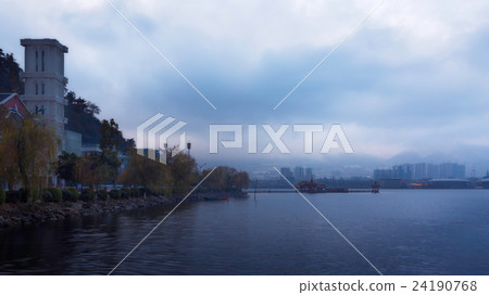 Erhai lake in sunset 24190768