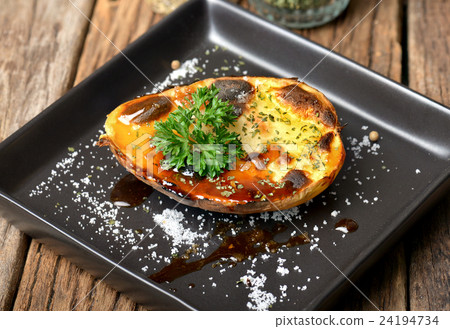 Potato baked and grill with charcoal fire Potato baked and grill with charcoal fire 24194734
