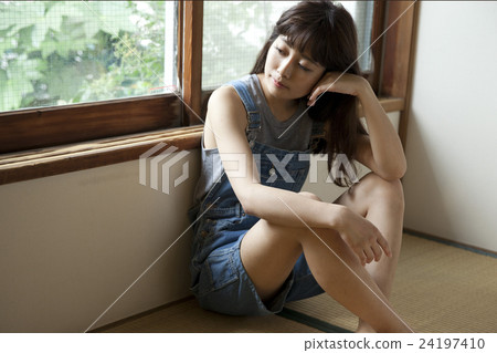 女性肖像 24197410