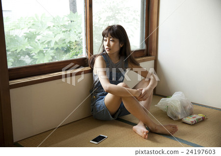 女性肖像 24197603