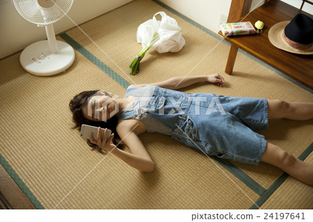 女性肖像 24197641