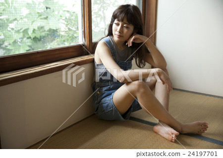 女性肖像 24197701