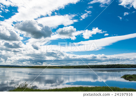北海道釧路水原夏季的Silartroto湖 北海道釧路水原夏季的Silartroto湖 24197916