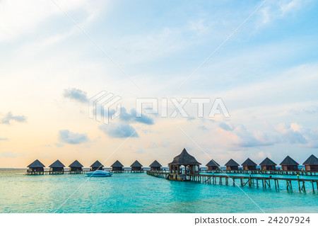 Maldives island 24207924