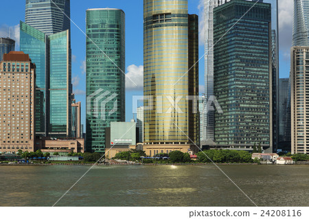 Shanghai Lujiazui skyscraper 24208116