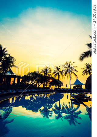 Swimming pool Swimming pool 24208918