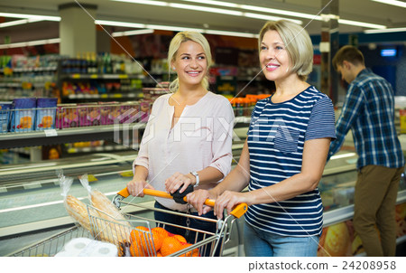 people buying sweet fruits 24208958
