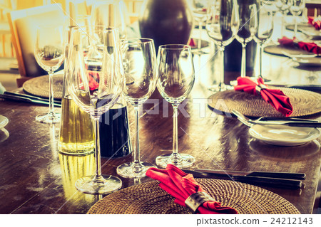 Table setting 24212143