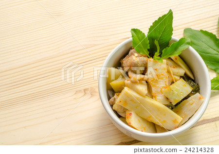 Red Curry with Chicken and Bamboo Shoots 24214328