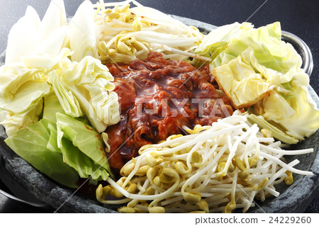kimchi hot pot  24229260