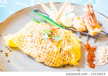 Pad thai noodles 24238014