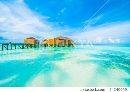 Maldives island 24240059