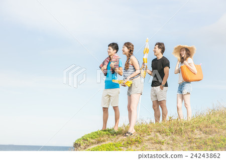 Men and women enjoying summer 24243862