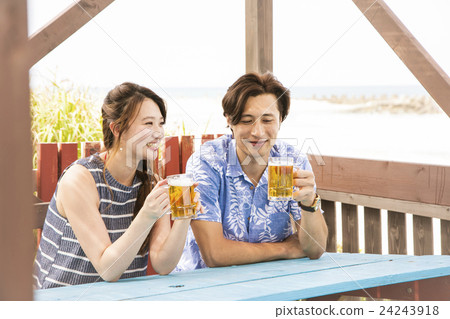 海上男人和女人 24243918