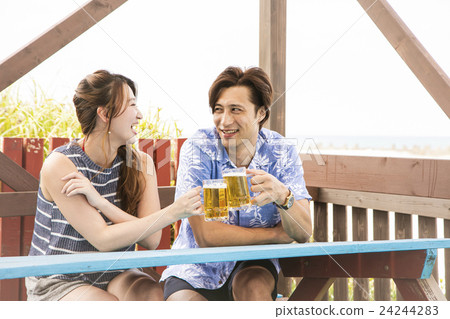 海上男人和女人 24244283