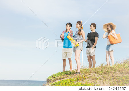 男人和女人享受夏天 24244367
