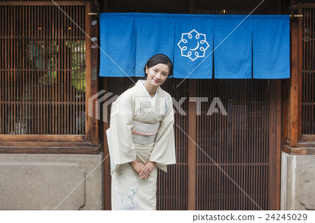 Gifts in Japanese clothes Gifts in Japanese clothes 24245029