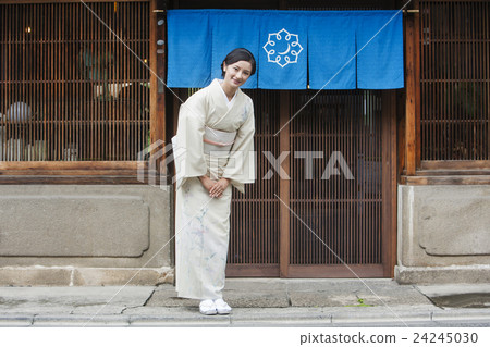 Gifts in Japanese clothes Gifts in Japanese clothes 24245030