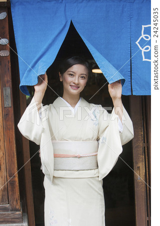 Gifts in Japanese clothes Gifts in Japanese clothes 24245035