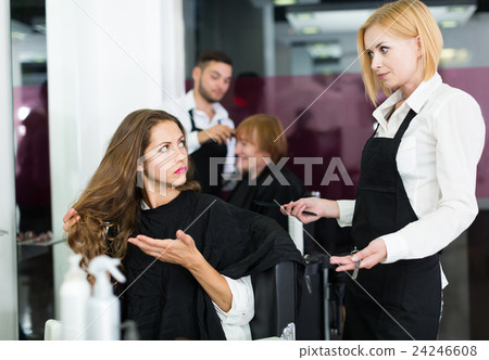 girl has a fight with barber girl has a fight with barber 24246608