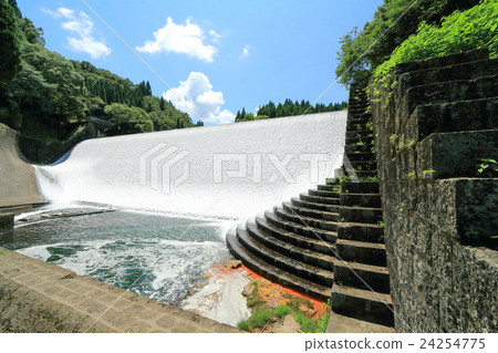 Takeda City Summer White Water Pond Discharge Waterworks Facility (common name White Water Dam) ① Takeda City Summer White Water Pond Discharge Waterworks Facility (common name White Water Dam) ① 24254775