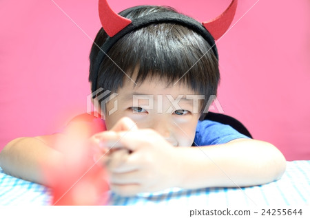 一個孩子 24255644