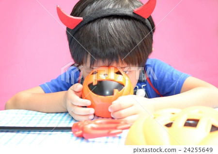 一個孩子 24255649