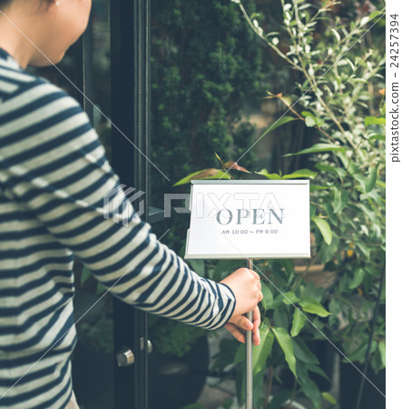 Commercial facility photography cooperation: TENOHA DAIKANYAMA 24257394