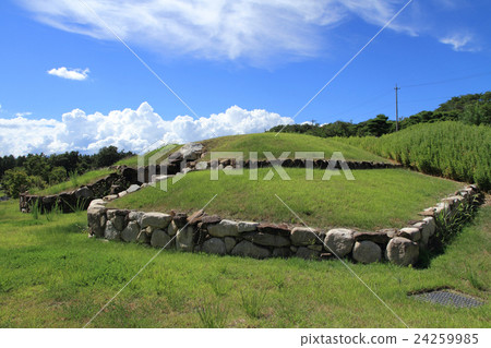 Nakayama burial mound group No. 15 tomb 24259985