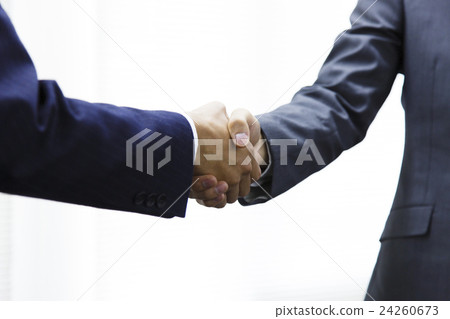 握手成功發展問候辦公室商務談判交易商人 握手成功發展問候辦公室商務談判交易商人 24260673