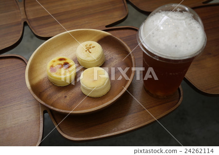 Light cheese 24262114