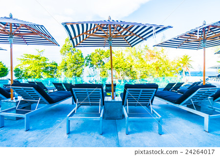 Outdoor swimming pool 24264017