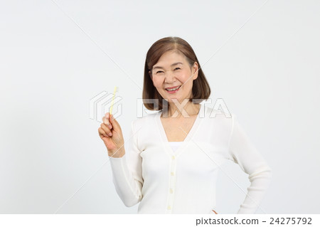 Senior and dental health 24275792