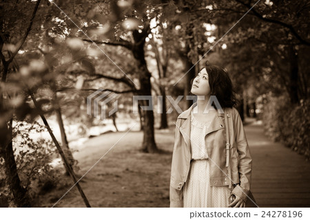 Sepia Female Portrait 24278196