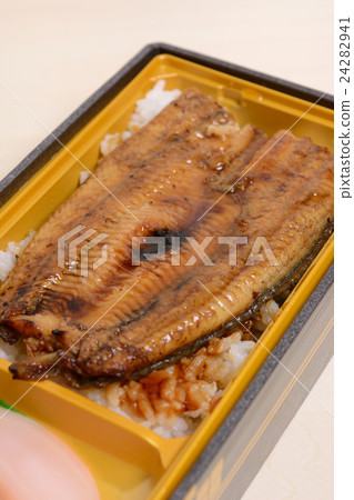 Delicious eel box lunch 24282941