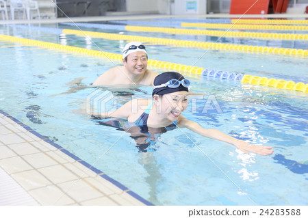 健身游泳池 24283588