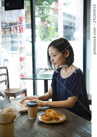 Working at a cafe OL / photography cooperation _ Daidabashi Awayed Working at a cafe OL / photography cooperation _ Daidabashi Awayed 24284919