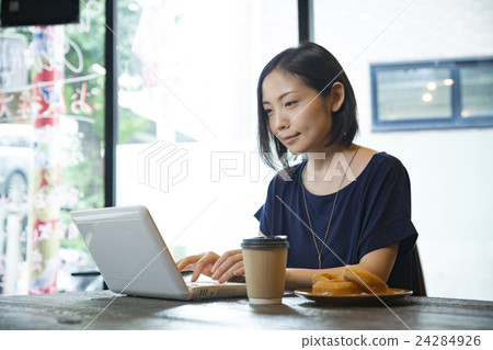 Working at a cafe OL / photography cooperation _ Daidabashi Awayed 24284926